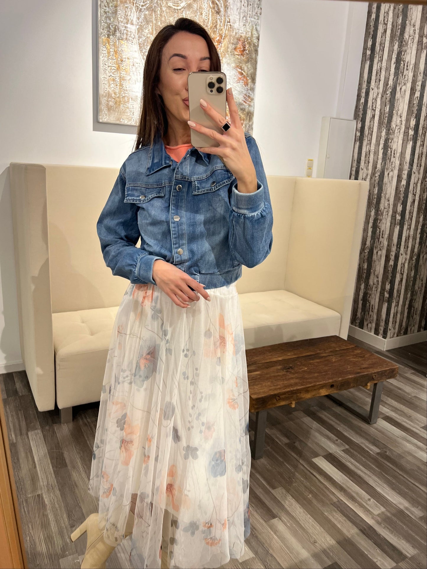 Rock Vmainz – Transparenter Midi-Rock mit zartem Print