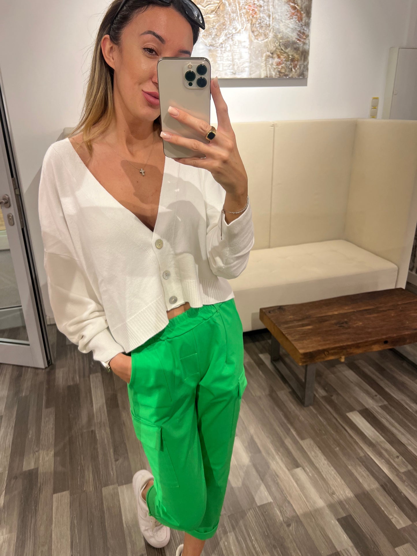 Feinstrickjacke V. Joy – Modern Chic Cardigan