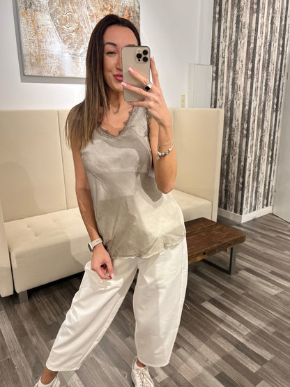 Top Natalie – Femininer Chic mit edler Spitze