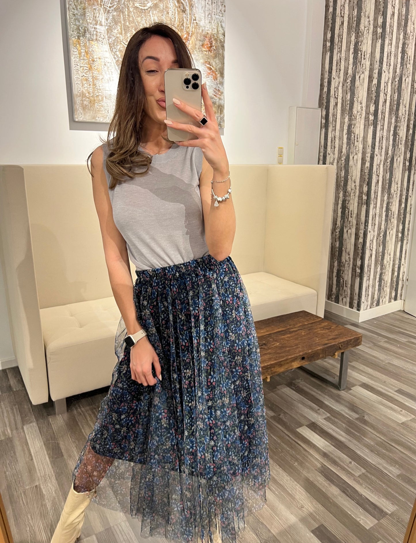 Rock Vfiona – Transparenter Midi-Rock mit Blumenmuster