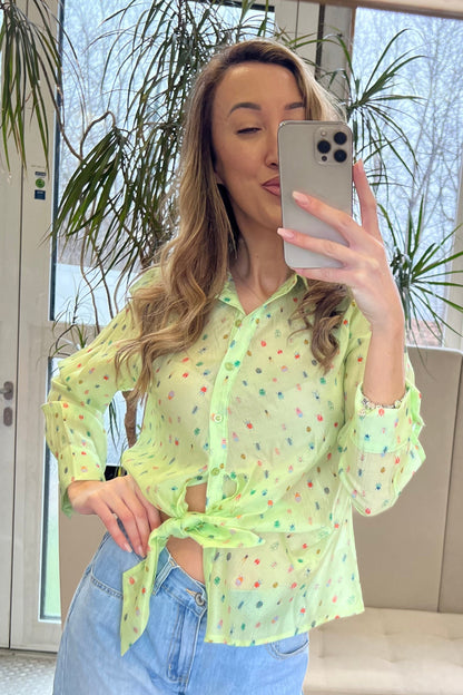 Bluse Vezy – Leichte Eleganz mit modernem Print