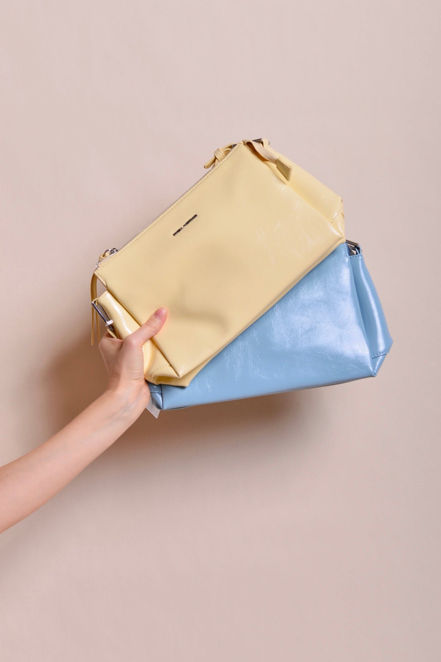 Tasche Vclouty – Moderne Schultertasche mit klarer Silhouette