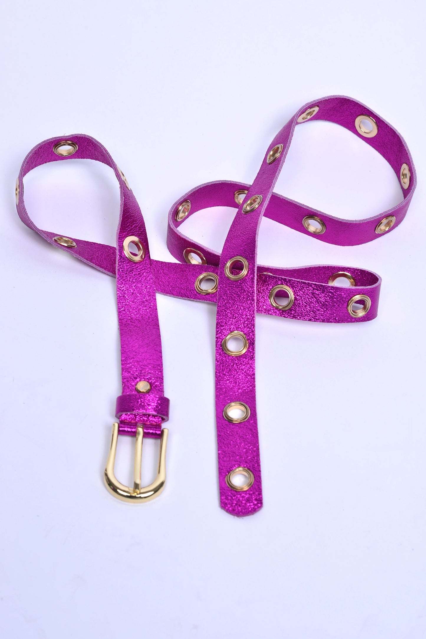 Gürtel Vkreis – Leder mit goldenen Ösendetails