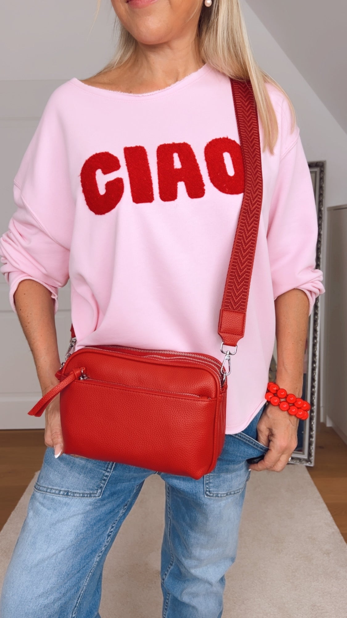 Tasche Vsempry – Moderne Crossbody Bag mit Statement-Strap
