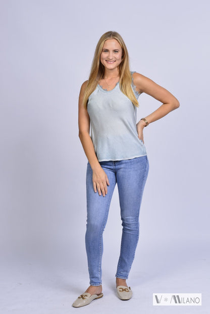 Top Natalie – Femininer Chic mit edler Spitze