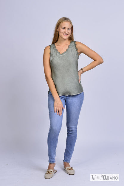 Top Natalie – Femininer Chic mit edler Spitze