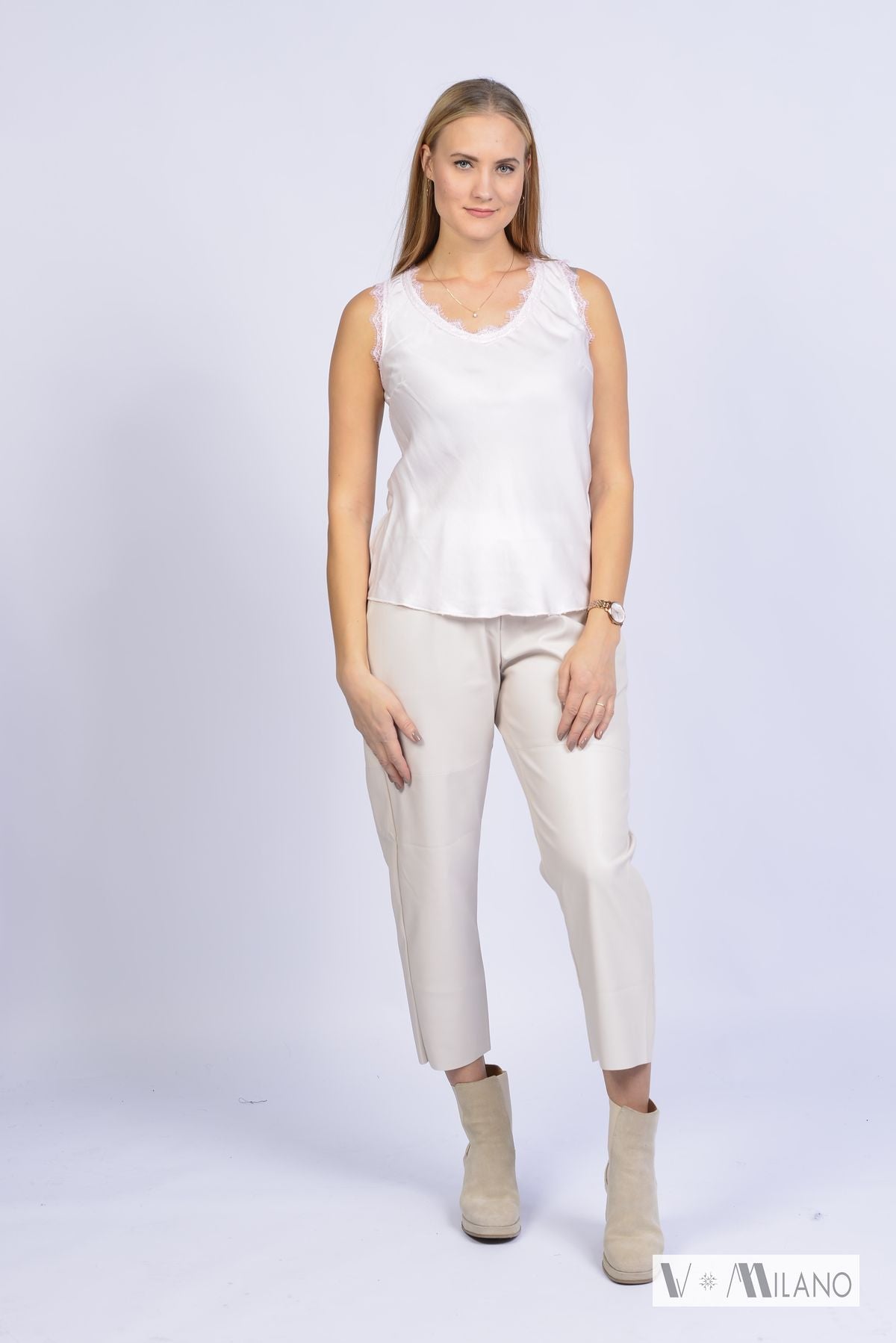 Top Natalie – Femininer Chic mit edler Spitze