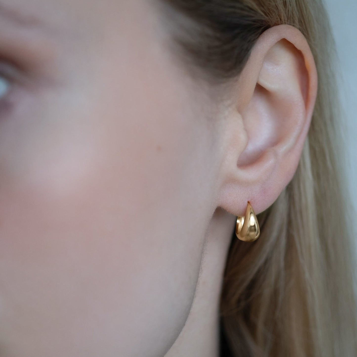 Creole Nara Light – Chunky Mini Creolen aus 925 Sterling Silber