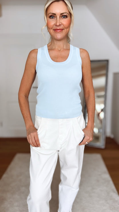 Top Vcherry – Minimalistisches Basic mit perfektem Sitz