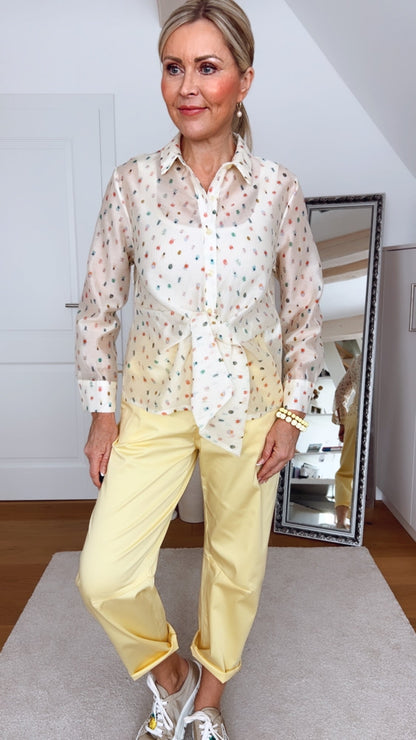 Bluse Vezy – Leichte Eleganz mit modernem Print