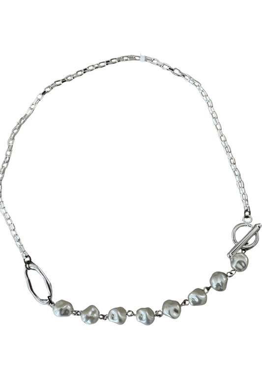 Leslii Damen Halskette mit Perlen & Gliederkette – Moderne Eleganz in Silber-Optik