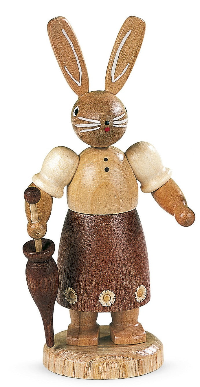 Holzfigur Häsin mit Schirm – 11 cm – Original von Müller Kleinkunst aus Seiffen
