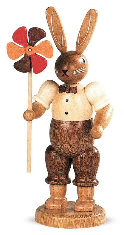 Osterhase mit Windrad – 12 cm – Original von Müller Kleinkunst aus Seiffen
