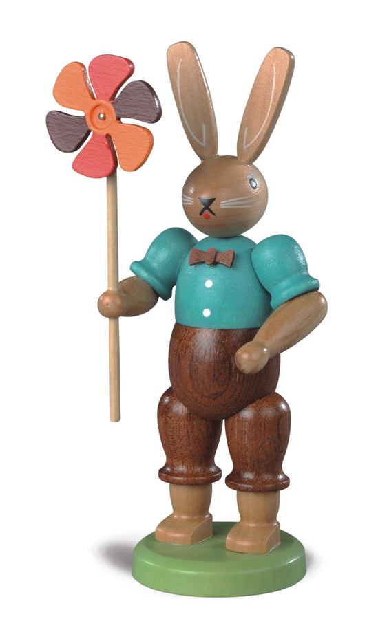 Osterhase mit Windrad – 12 cm – lasiert – Original von Müller Kleinkunst aus Seiffen