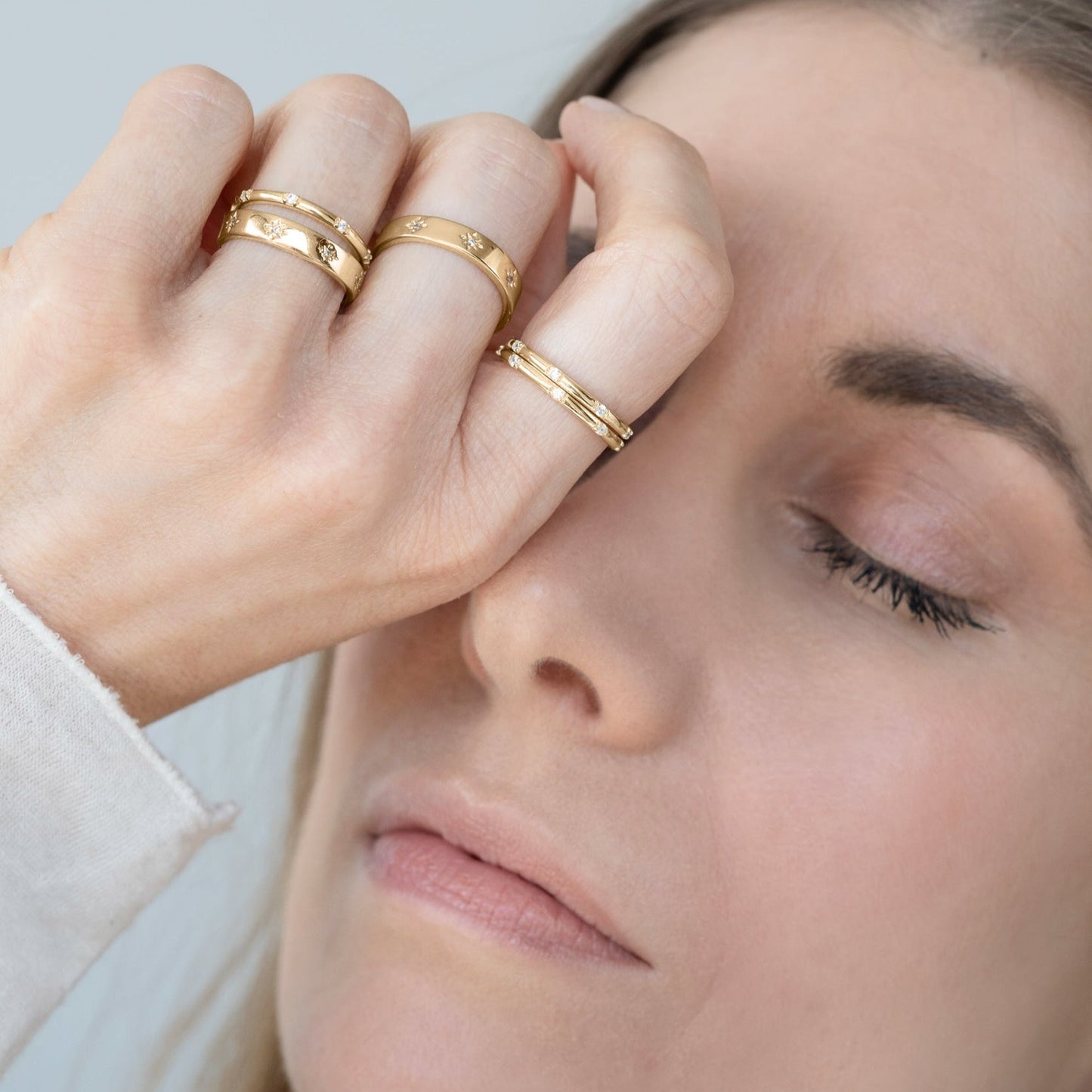 Ring Ellis – 18K Gold Vermeil mit Zirkonia Stern-Details